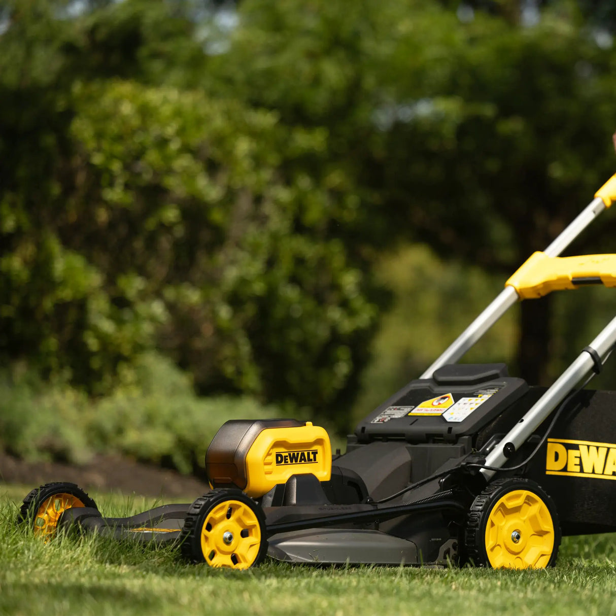Self-propelled lawnmower Dewalt DCMWSP550N-XJ 54V