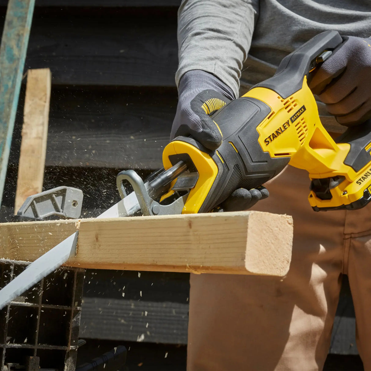 Sega Universale Stanley SFMCS300D2K-QW 20V 2Ah