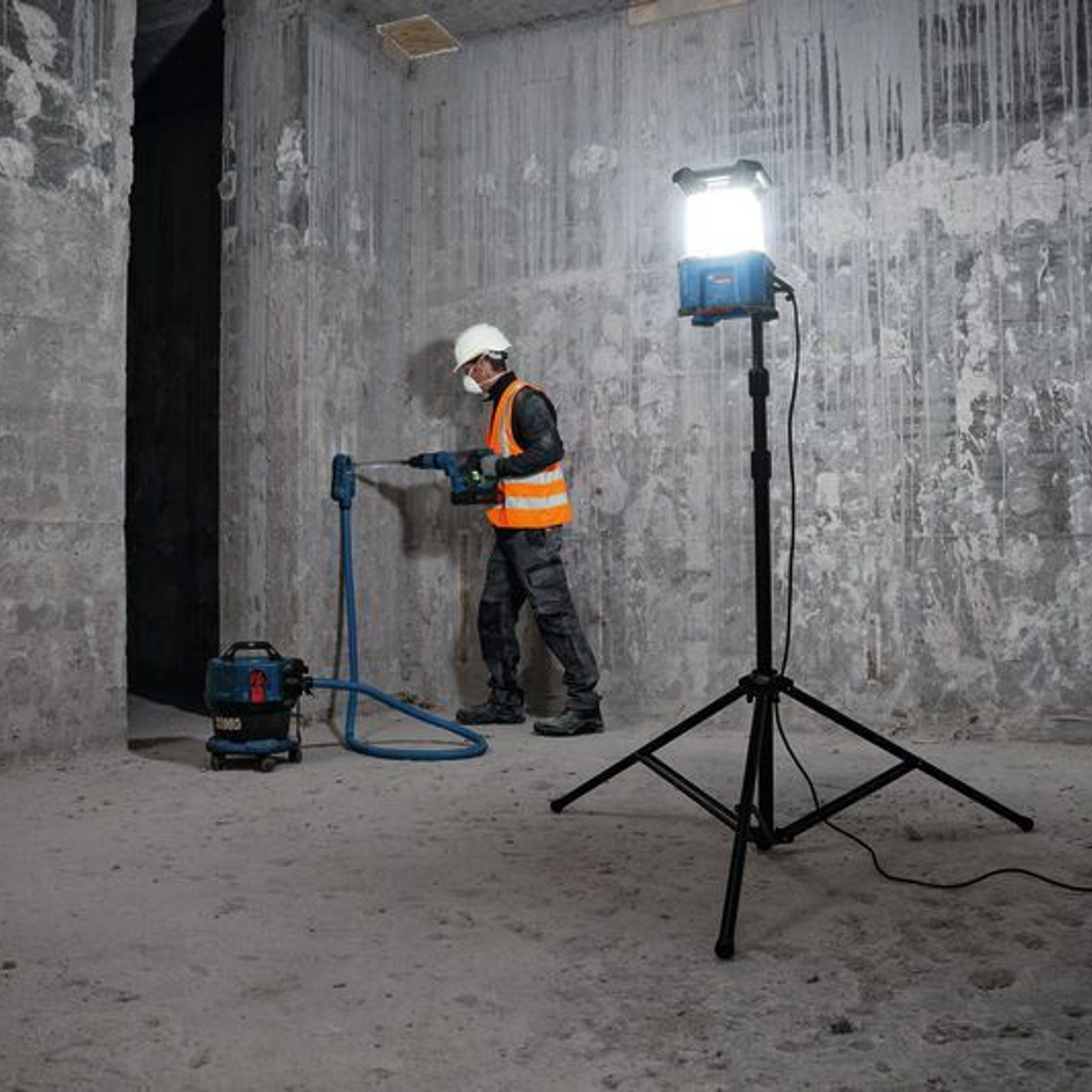 06014A5000 - Construction site lamp Bosch GLA 18VH-7500 PRO 18V - Image 24